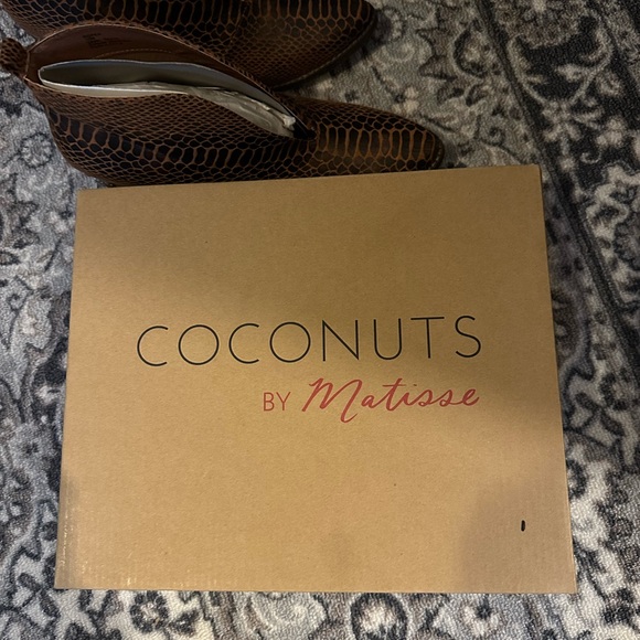 Coconuts By Matisse Roper Brown Ankle Boots Size 10M   I - Picture 2 of 4
